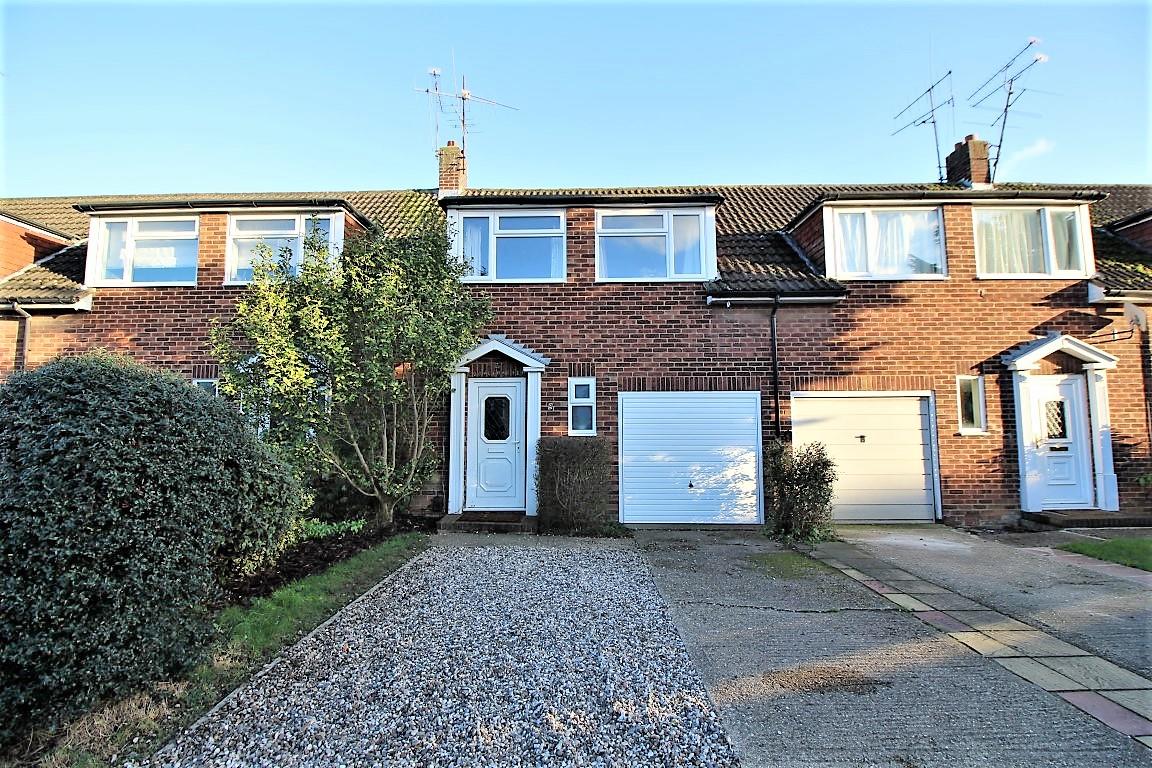 3 bed property in Fulmead Road, Reading